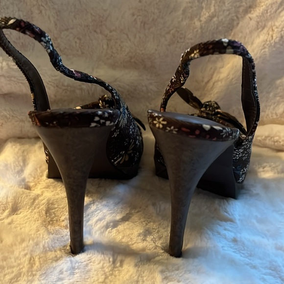 CHARLOTTE RUSSE brown cordoroy floral heels Size 9! NEW IN BOX! - Picture 5 of 9